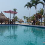 Pool, Bar, Restaurant Beachfront Resort La Ceiba